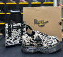 本館2階　Dr.Martens より新作アイテムのご紹介です！